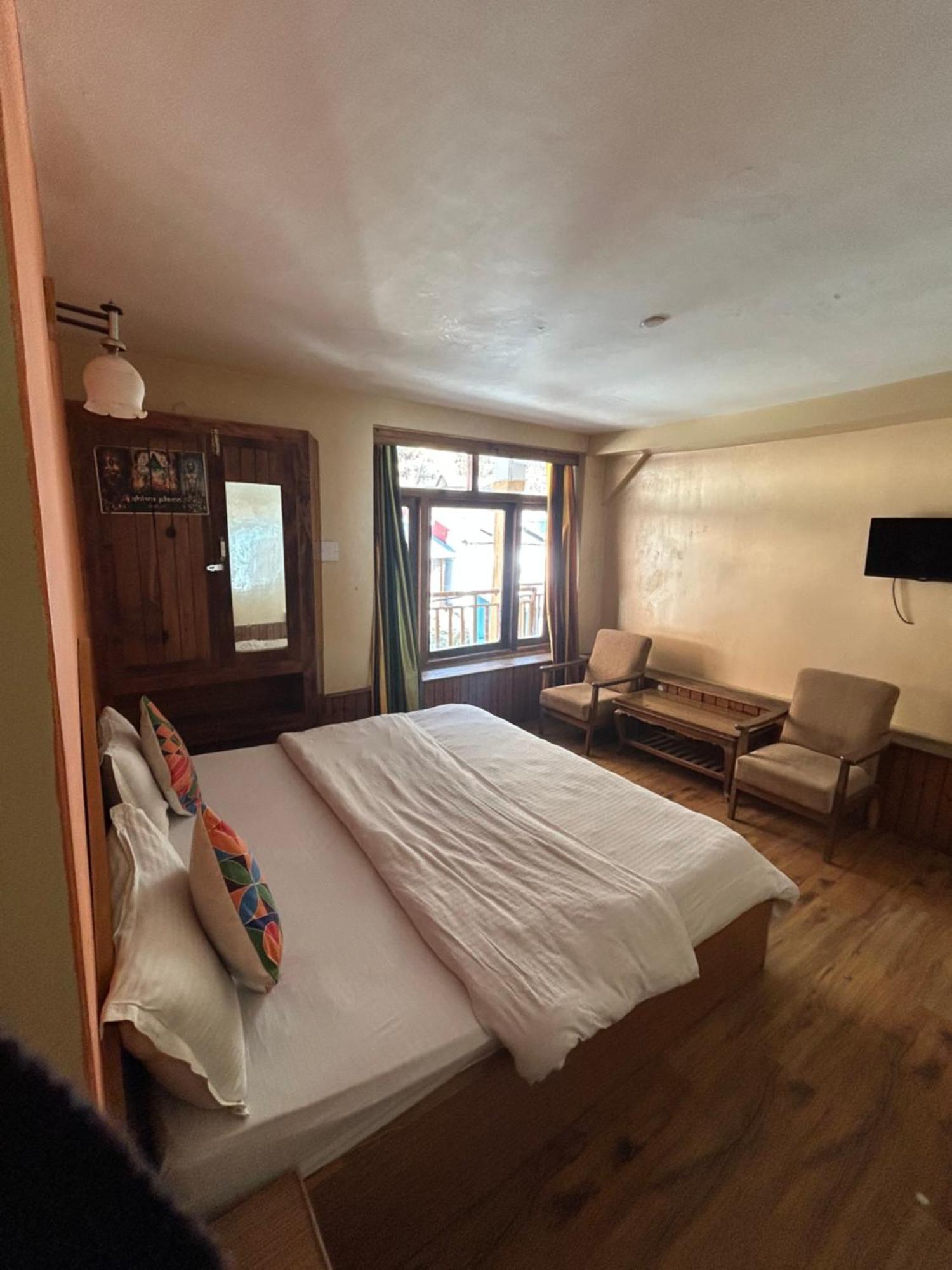 Hotel Bhrigu مايالي المظهر الخارجي الصورة